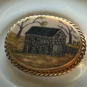 Vintage Scrimshaw Brooch